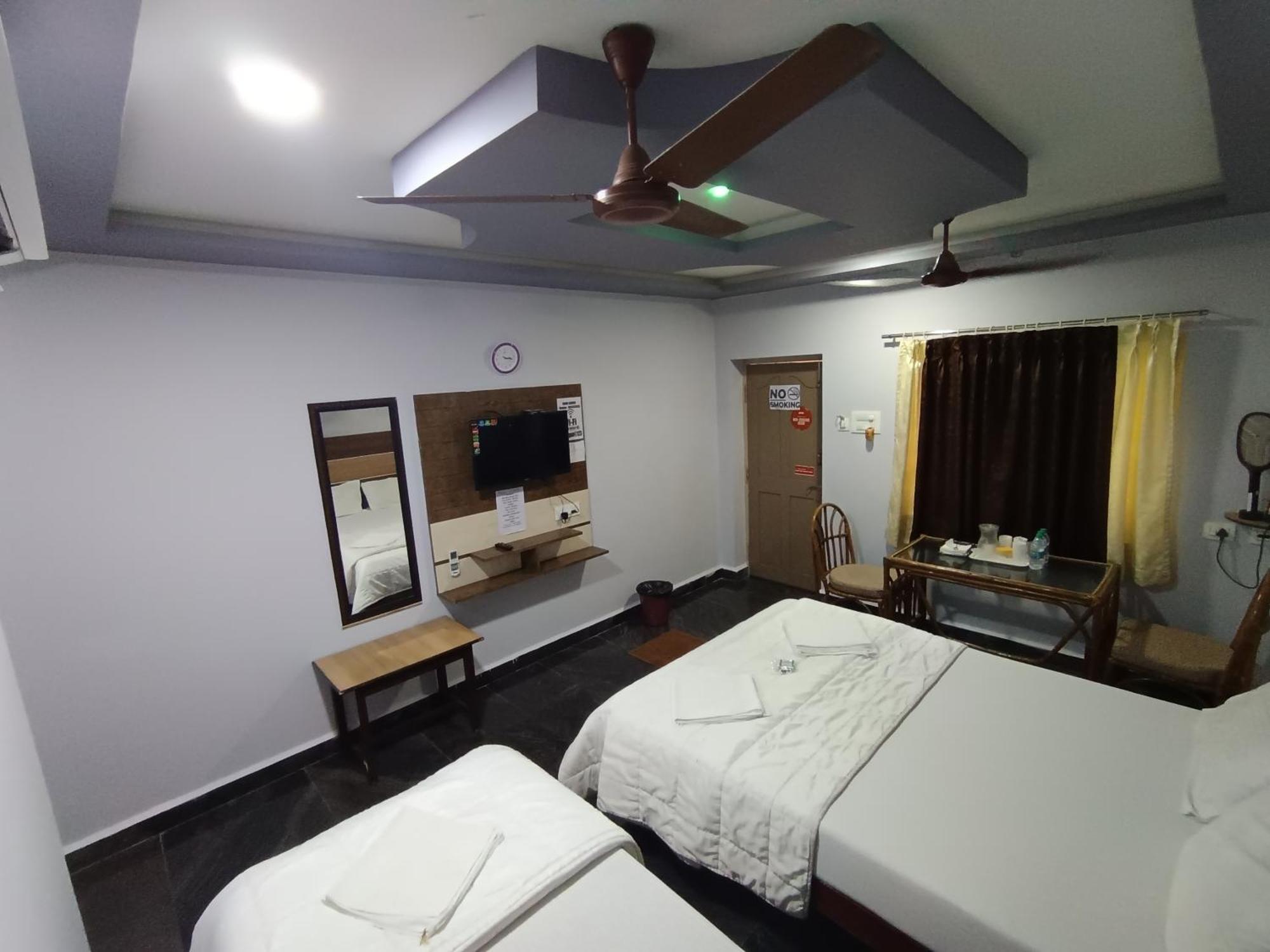 Sri Murugan Beach Paradise Hotel Mahabalipuram Exteriör bild
