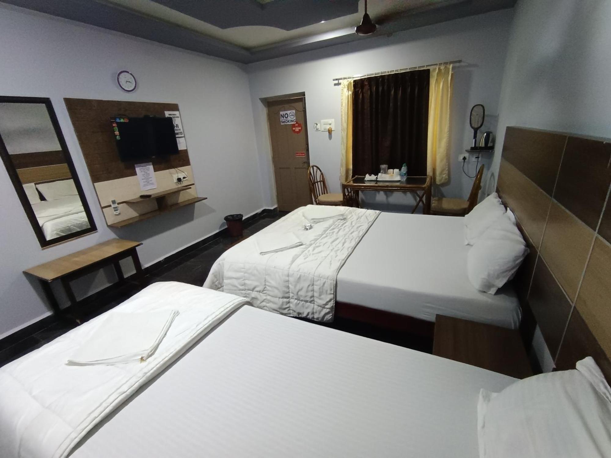 Sri Murugan Beach Paradise Hotel Mahabalipuram Exteriör bild