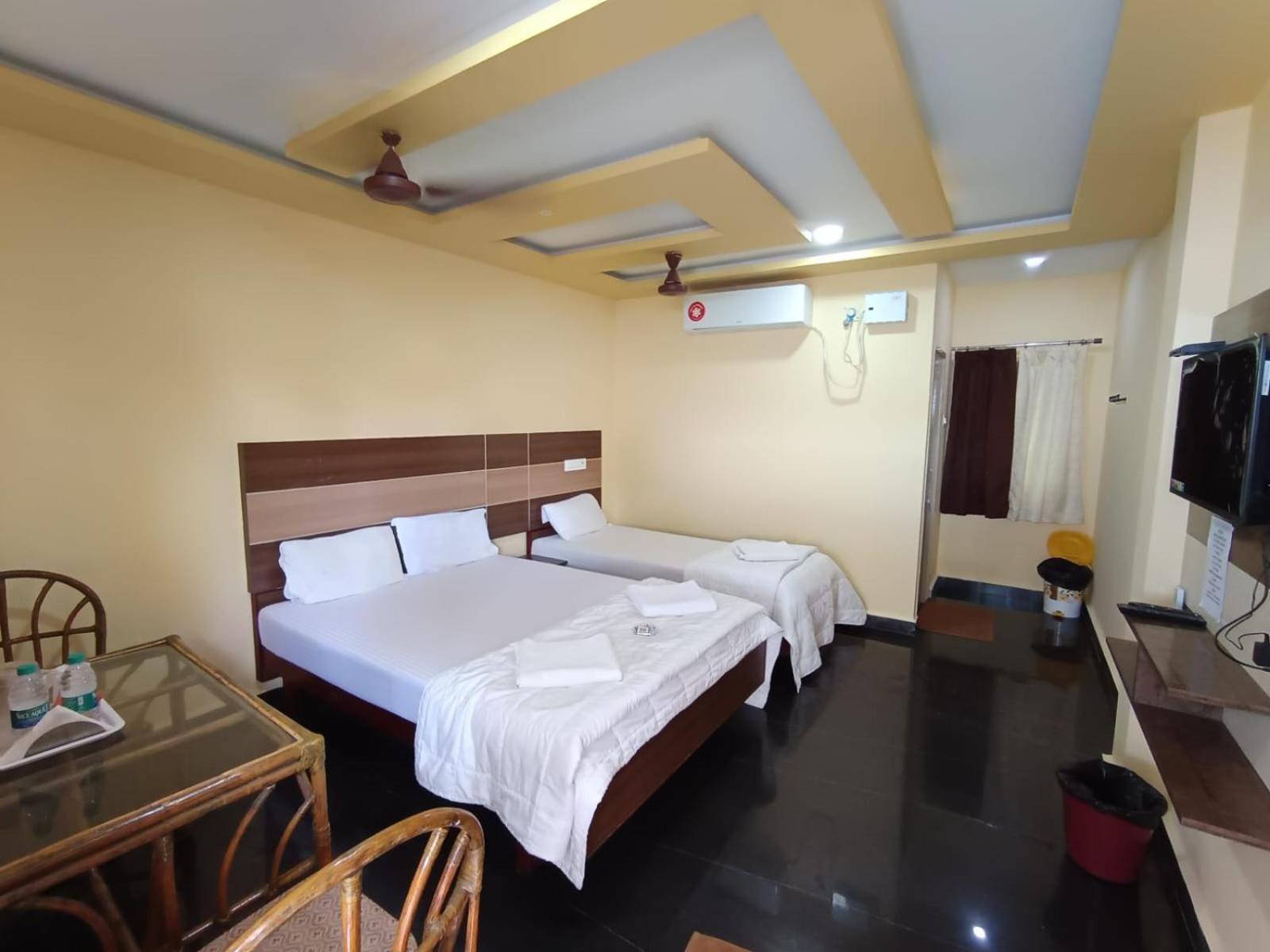 Sri Murugan Beach Paradise Hotel Mahabalipuram Exteriör bild