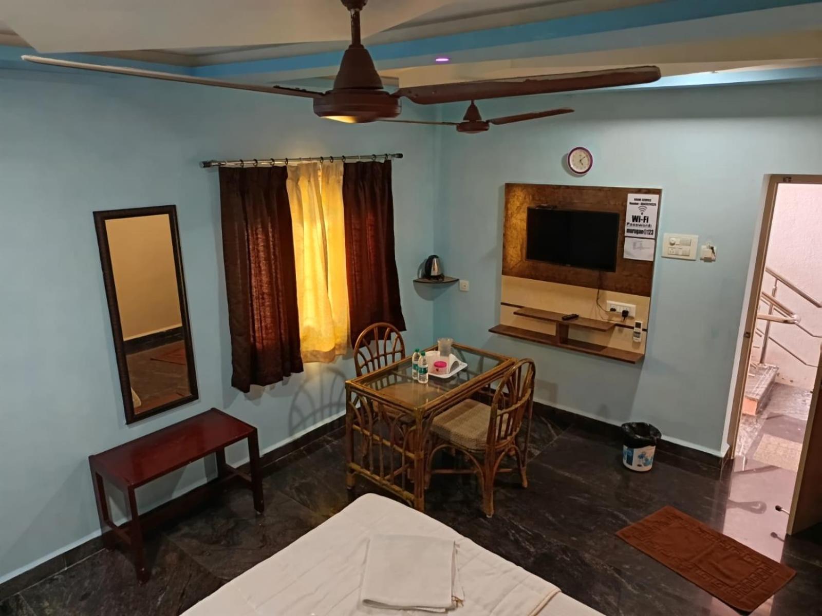 Sri Murugan Beach Paradise Hotel Mahabalipuram Exteriör bild