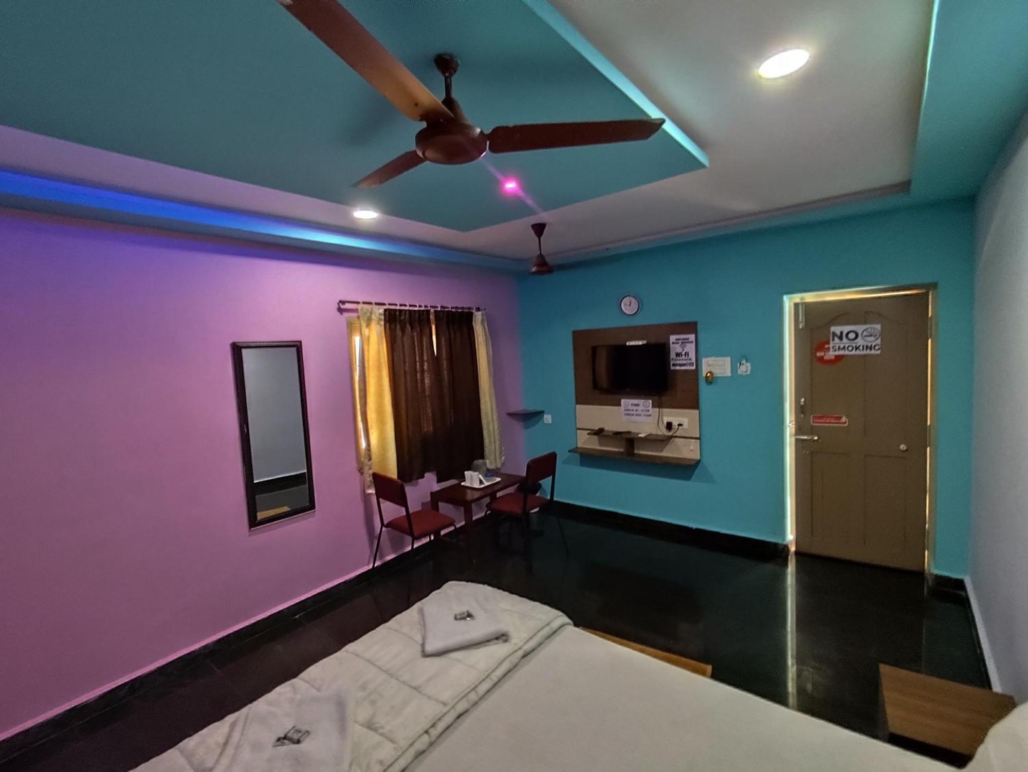 Sri Murugan Beach Paradise Hotel Mahabalipuram Exteriör bild