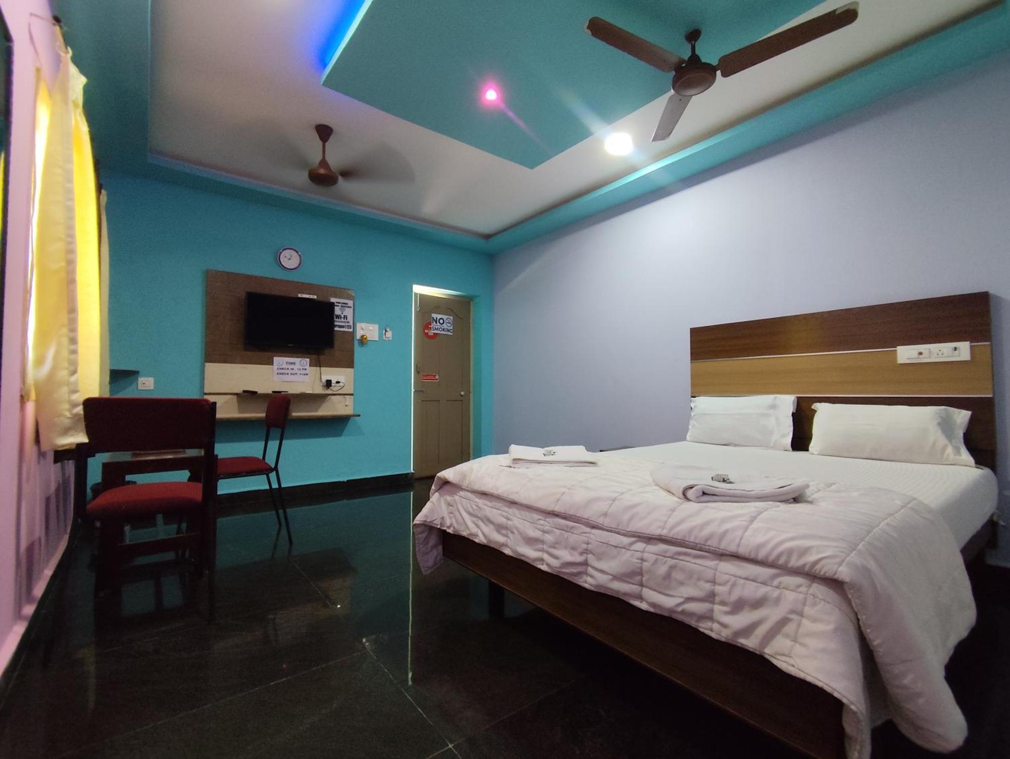 Sri Murugan Beach Paradise Hotel Mahabalipuram Exteriör bild