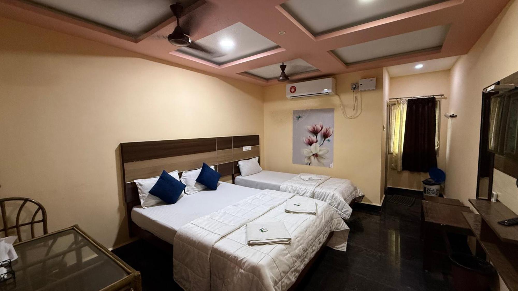 Sri Murugan Beach Paradise Hotel Mahabalipuram Exteriör bild
